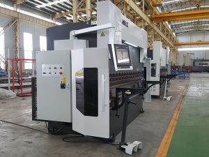 Prasa krawędziowa robota